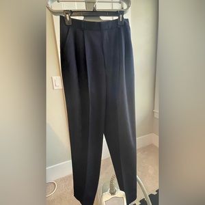 Classique Entier light weight wool navy pants